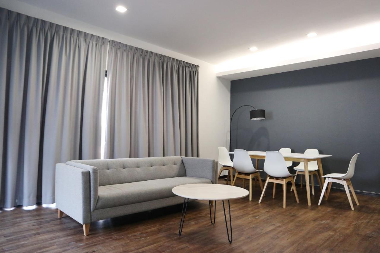 Roxy Sematan Villa & Townhouse 외부 사진