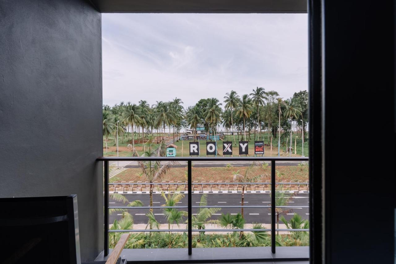 Roxy Sematan Villa & Townhouse 외부 사진