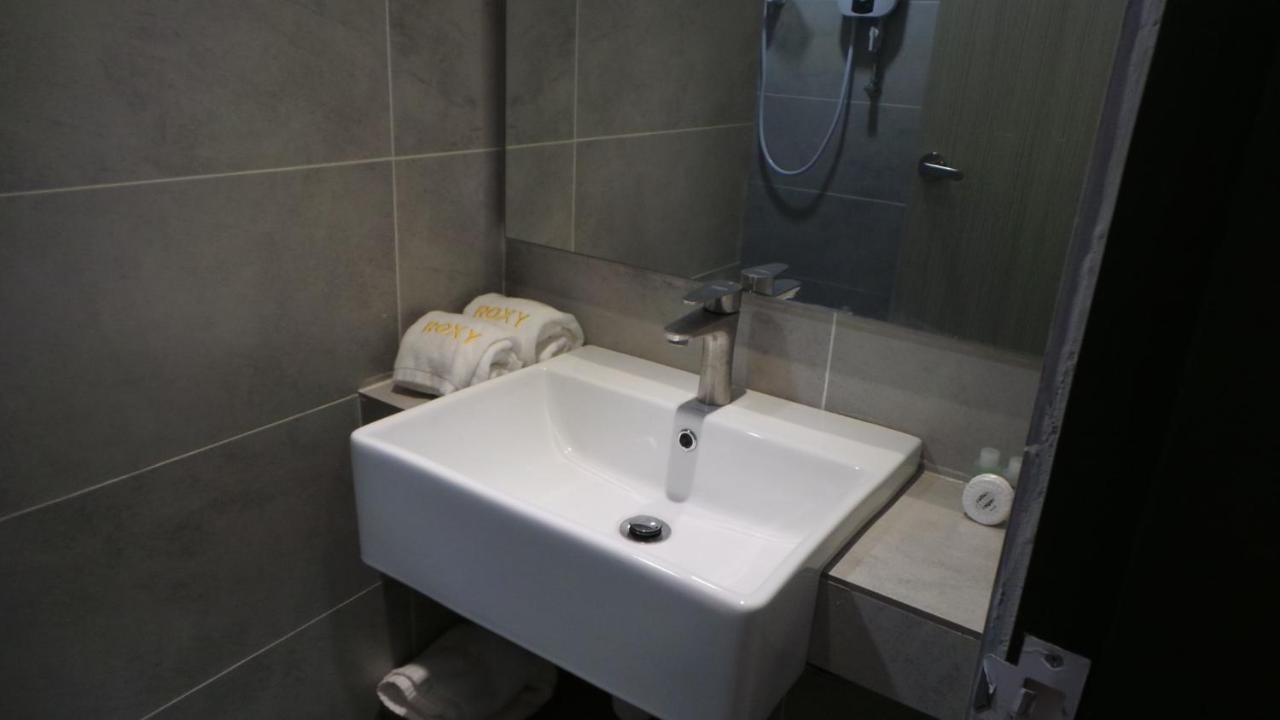 Roxy Sematan Villa & Townhouse 외부 사진